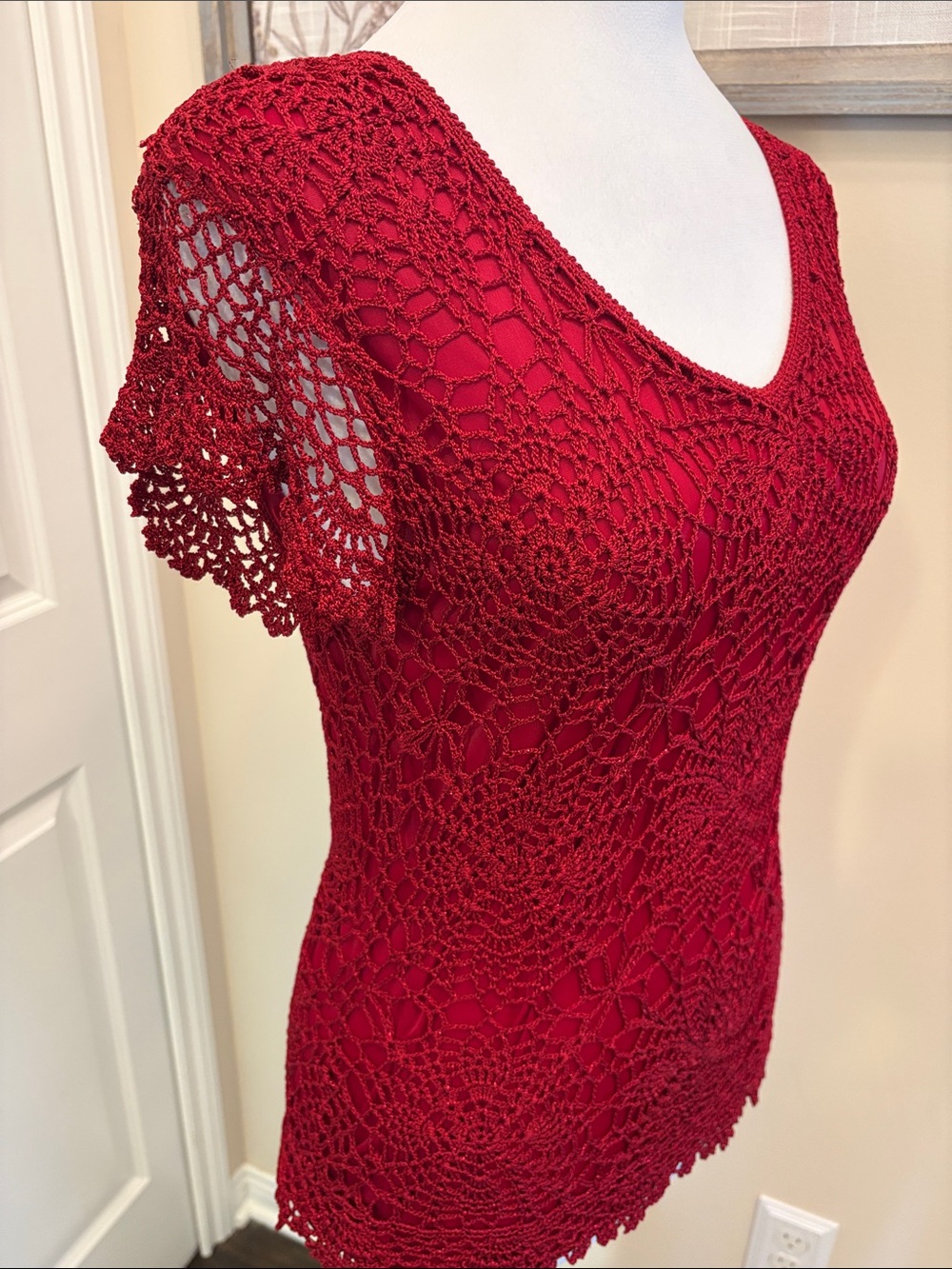 Dress barn Women’s Crochet Top - Red sparkly Medium - Picture 4 of 13